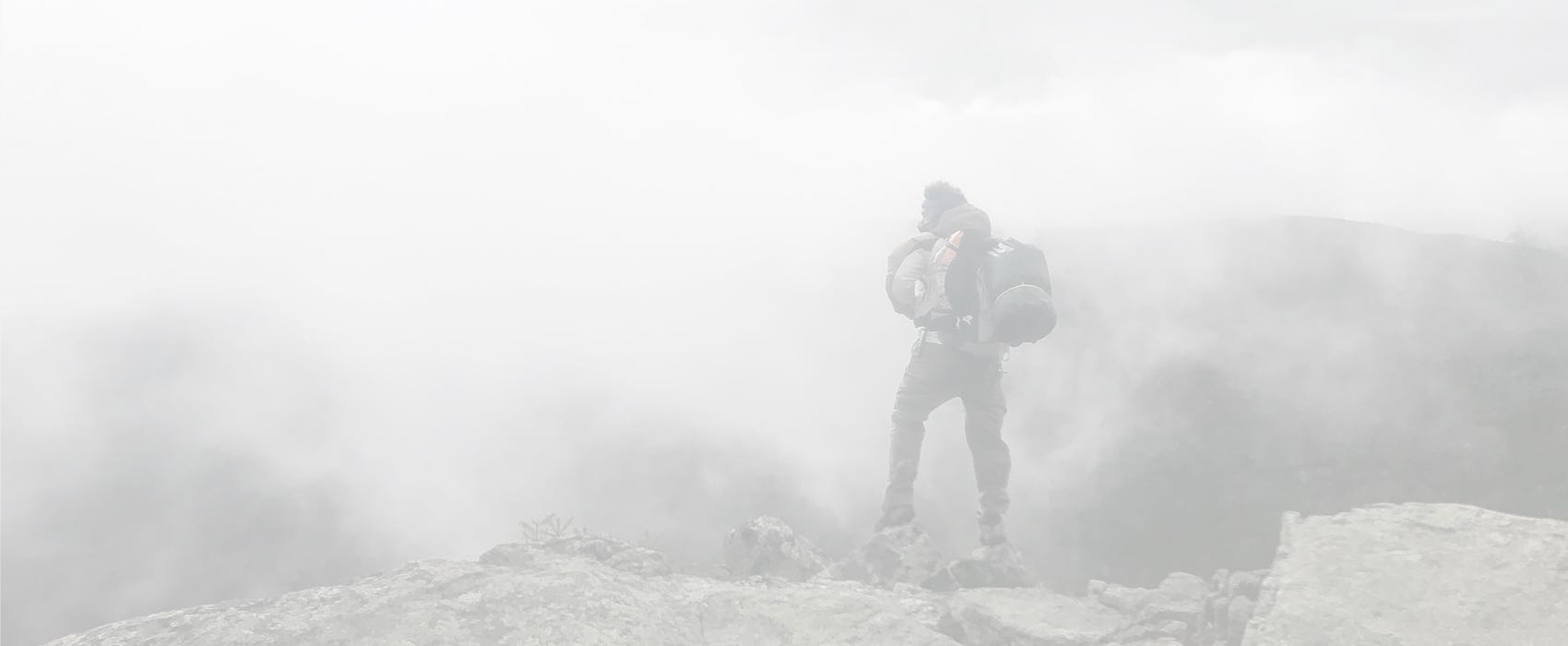 balazs-busznyak-3mtcyvbAqzM-unsplash black bag
